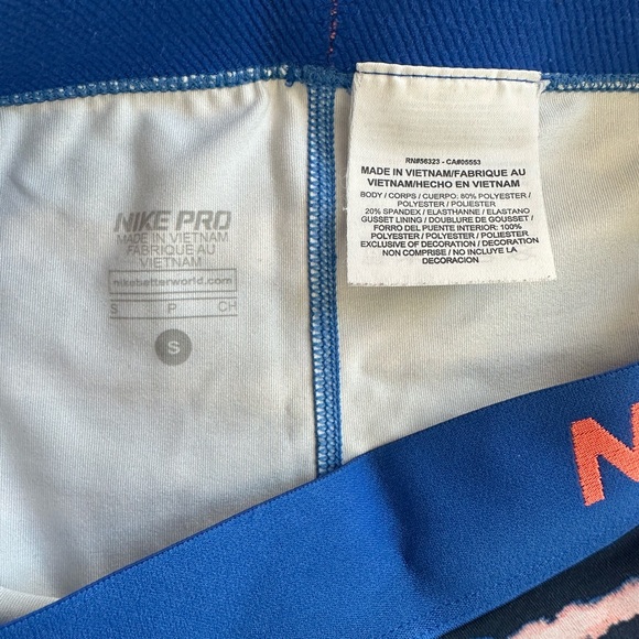 Small Nike Pro shorts - Picture 3 of 4